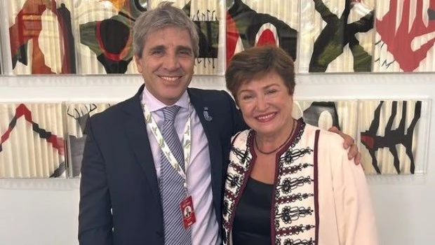 Caputo aseguró que el FMI respaldó las nuevas medidas
