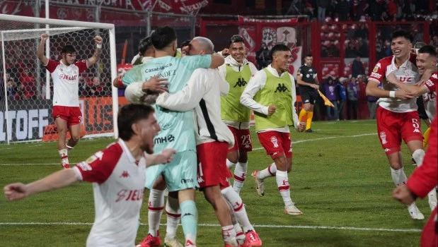 Huracán tuvo temple y puntería