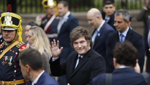 Milei evitó saludar a Jorge Macri y a Villarruel en su ingreso al Tedeum en la Catedral y generó tensión