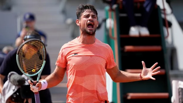 Roland Garros: Navone venció al estadounidense Nakashima y avanzó a la segunda ronda