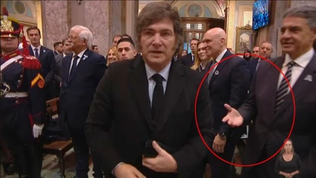 "Roma no paga traidores", el mensaje en redes de Milei después de no haber saludado a Jorge Macri 