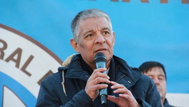 Desde la CGT insisten que "no se puede limitar" el derecho de huelga con un decreto