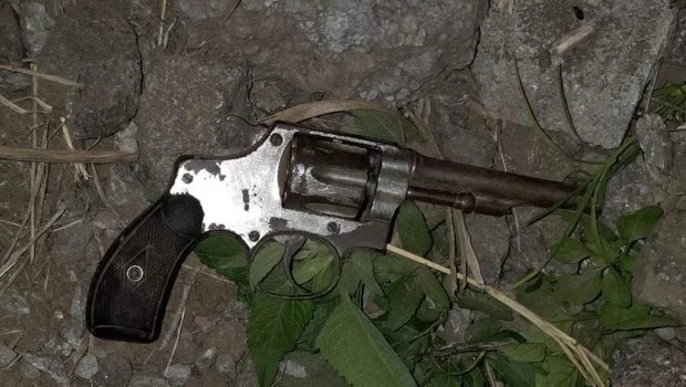 La policia encontró el arma utilizada en el hecho.