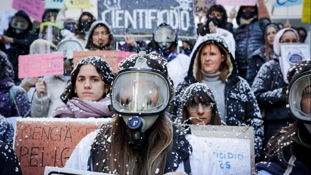 Científicos del Conicet marcharon contra el ajuste del Gobierno