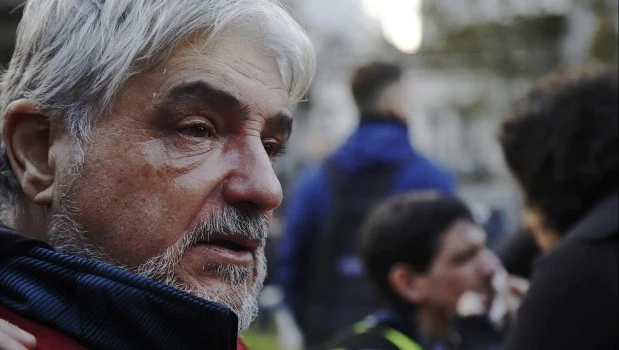 Marcha de jubilados en el Congreso: otra vez tensión y gases lacrimógenos 