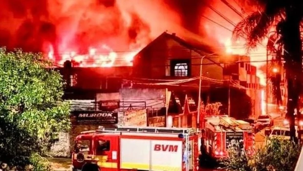 Un incendio destruyó una pañalera en Lomas del Mirador
