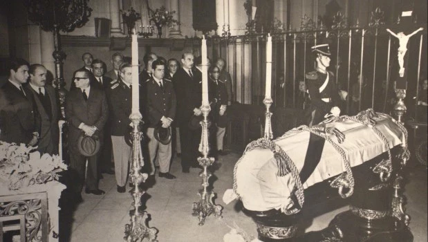 El velatorio del militar y expresidente de la Nación en la iglesia de las Hermanas Esclavas del Sagrado Corazón de Jesús.