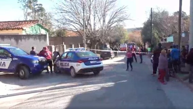 Córdoba: un nene de cuatro años murió tras incendiarse un auto abandonado