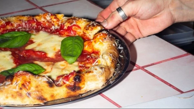 Gran combinación de pizzas y vinos