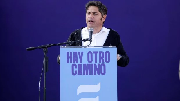 Con críticas al Gobierno y un mensaje a la interna del PJ, Kicillof lanzó su espacio político en La Plata