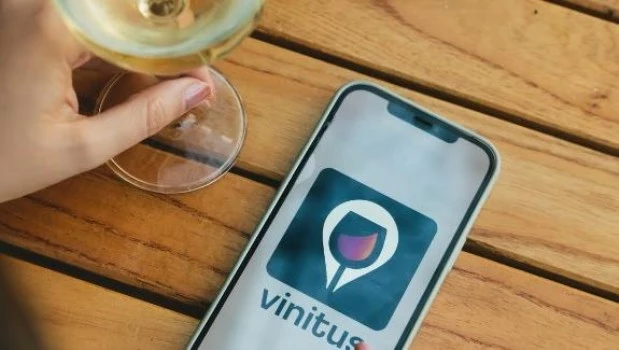 Una aplicación para salir a tomar una copa de vino por día