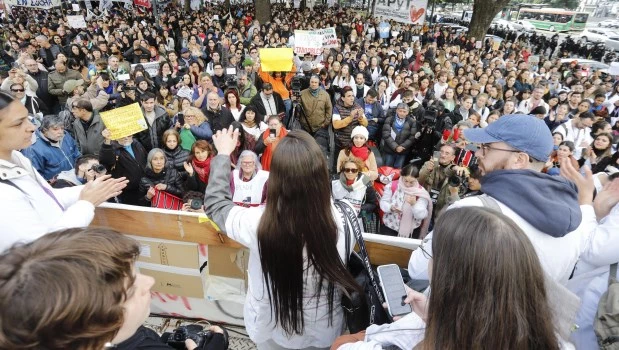El ministro de Salud explicó cómo será el aumento a los residentes del Hospital Garrahan