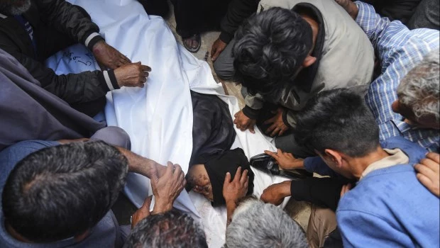 Un tiroteo cerca de un centro de ayuda en Gaza dejó 27 muertos: Israel dice que disparó cerca de sospechosos