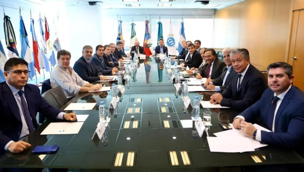 Gobernadores convocarán al Ejecutivo a una reunión para avanzar en una reforma fiscal 