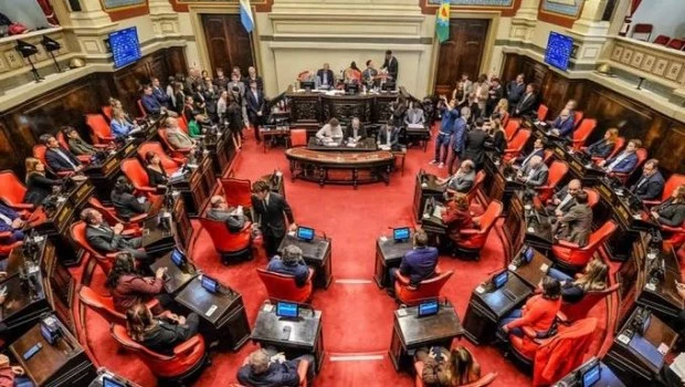 A puertas cerradas, el Senado bonaerense trata las reelecciones indefinidas