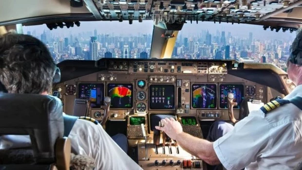 Nuevas reglas para pilotos: el Gobierno reduce descansos y modifica vacaciones por decreto