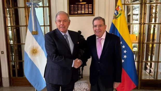 El canciller argentino Gerardo Werthein mantuvo un encuentro en la Embajada Argentina en Madrid con el dirigente opositor venezolano Edmundo González Urrutia.