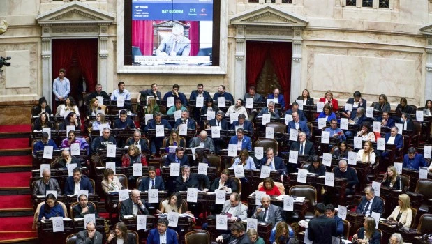 Otro desafío de la oposición parlamentaria al Presidente