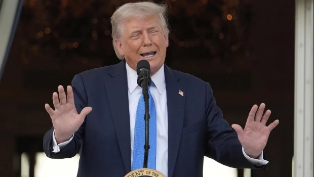 Trump anuncia veto y restricciones a viajeros de 19 países que entrarán en vigor el lunes