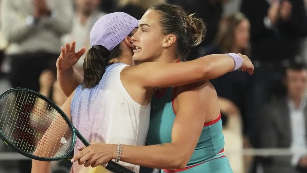 Sabalenka hizo posible lo imposible, le ganó a Swiatek en Roland Garros y se clasificó a la final
