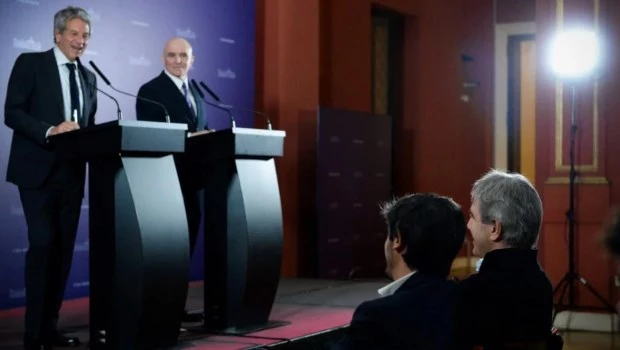 El Gobierno lanzó el plan de Inocencia Fiscal para captar dólares fuera del sistema