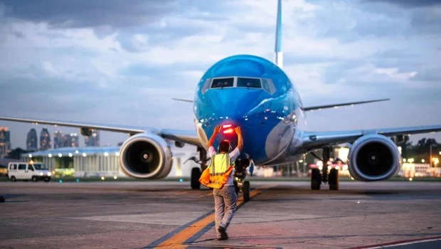 Simplifican el trámite para autorizar servicios de transporte y atención aérea en tierra