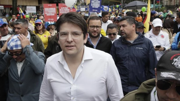 Hirieron a balazos al aspirante presidencial colombiano de derecha Miguel Uribe Turbay