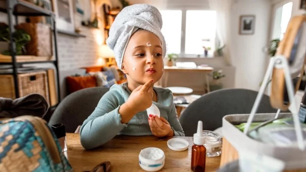 ‘Skincare’ en niñas: una moda que lejos de ser inofensiva entraña serios peligros para la salud 