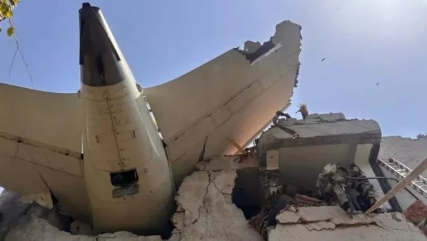 Hallan a un sobreviviente del accidente aéreo de Air India