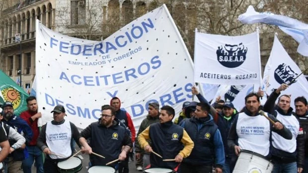 Solo dos gremios rompieron con el techo salarial que impuso el Gobierno: aceiteros y municipales de Vicente López