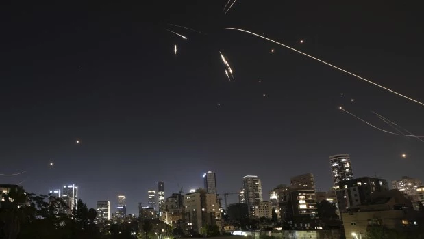 Al menos 34 heridos y varias personas atrapadas tras el ataque de Irán contra Israel