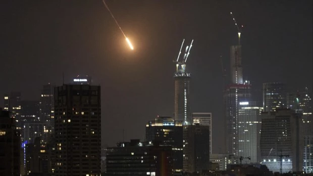 Estados Unida ayuda a interceptar misiles iraníes lanzados contra Israel