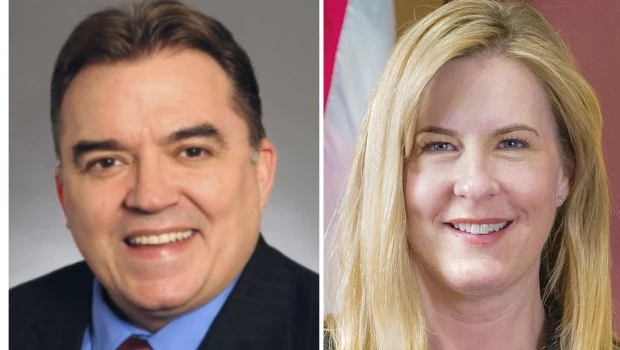 De izquierda a derecha, al senador John A. Hoffman y a la representante Melissa Hortman. (Legislatura de Minnesota vía AP)