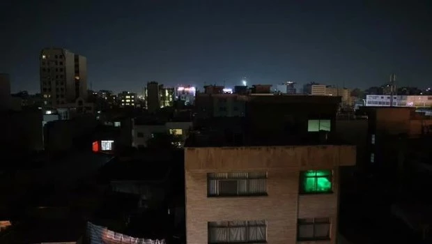 El ataque aéreo israelí contra un edificio residencial en Teherán dejó al menos 60 muertos