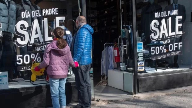 Las promociones no compensaron el menor poder de compra y las ventas por el Día del Padre cayeron 1,7%