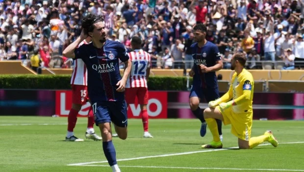 PSG ostentó su título de campeón de la Champions con una goleada ante el Atlético de Madrid