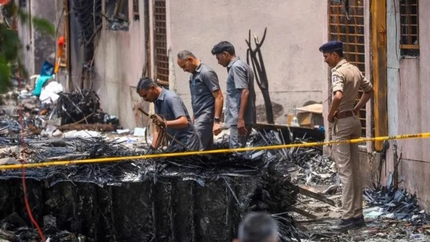 Recuperan las dos cajas negras del avión de Air India