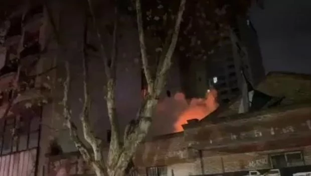 Incendio en un edificio de San Telmo: asisten a 11 personas