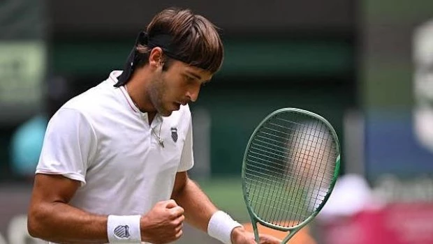 Etcheverry se metió en los cuartos de final del ATP 500 de Halle