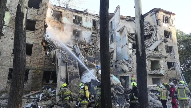 Ataques rusos en Ucrania dejan al menos 14 muertos