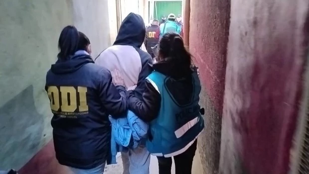 Una viuda negra de 19 años cayó por un crimen brutal en Moreno