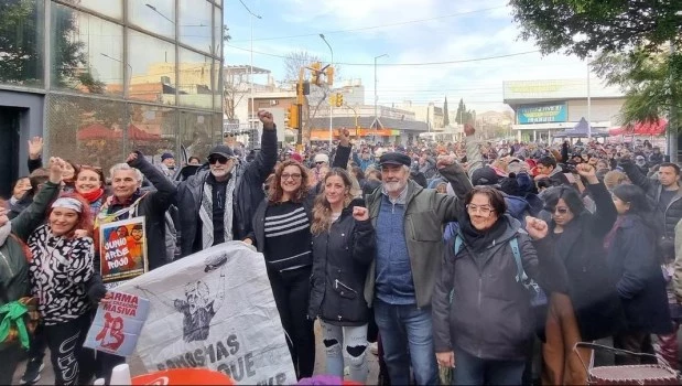 Organizaciones políticas se movilizaron en Puente Pueyrredón por los 23 años del asesinato de Kosteki y Santillán