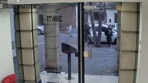 Violento robo a tres mujeres a plena luz del día en el centro de Lanús