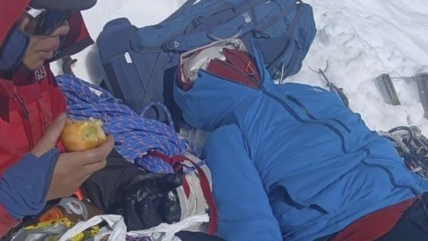 Murió una montañista japonesa al intentar escalar el nevado más alto de Perú