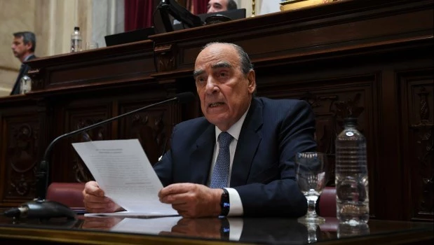 Francos abandonó el Senado tras incidente con senadora “K”