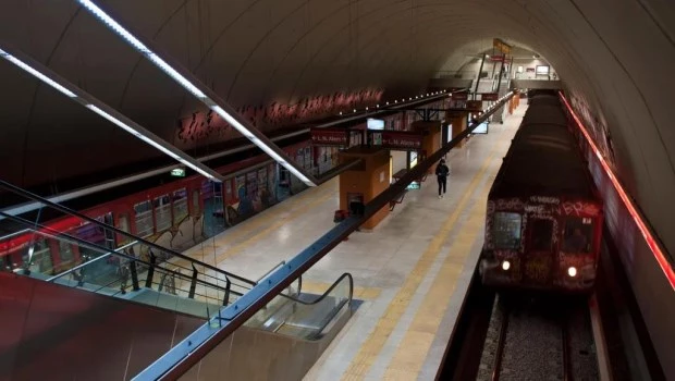 Milagro en el subte: una nena fue arrollada por una formación y fue rescatada con vida