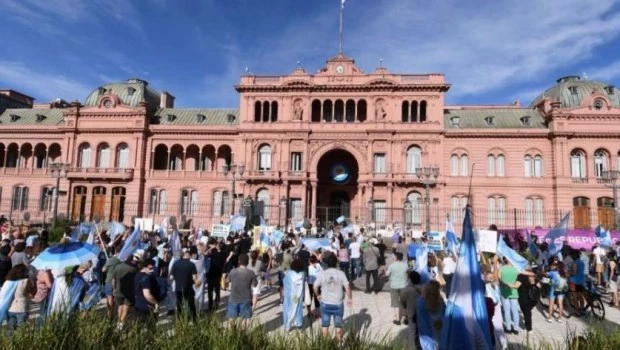La falta de proyecto es como la falta de propósito, tanto en lo personal como en lo social, es la madre de todos los vicios: la desidia, la cobardía, la corrupción y, finalmente, la traición.