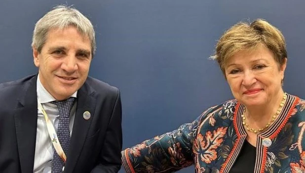 La misión del FMI concluyó su visita a la Argentina y Economía relativiza la necesidad de acumular reservas