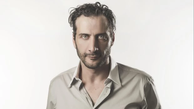 “Después de 37 años de hacer teatro estoy recibiendo premios; es un re buen momento”, confiesa el artista.