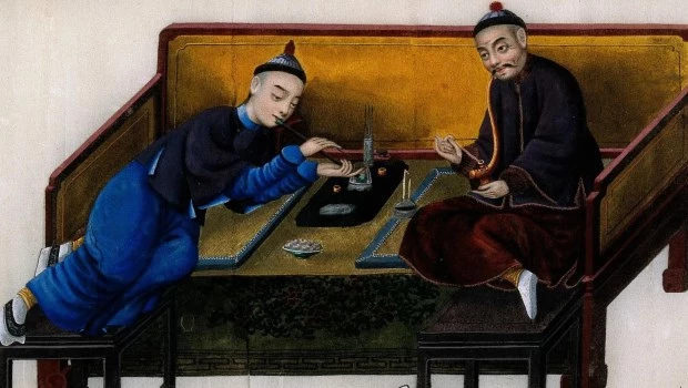 De la tetera de opio a la de fentanilo: las formas culturales de la anestesia